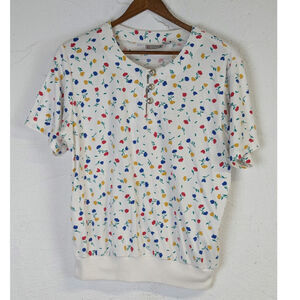 Vintage 1990s Floral T Shirt Womens Medium Feminine Dainty Sweet Granny Buttons